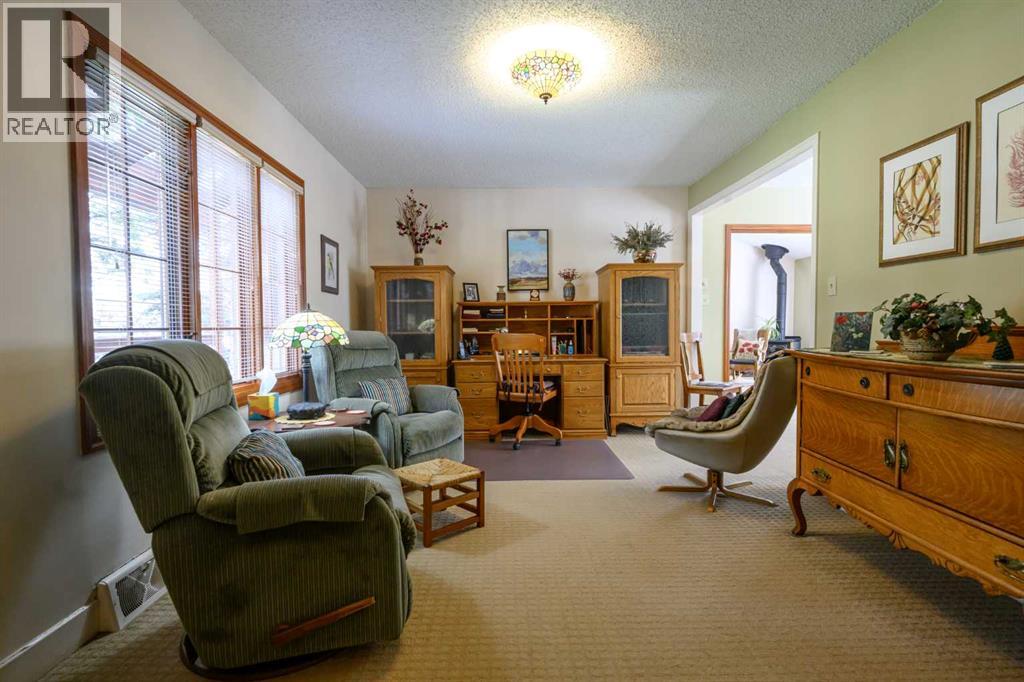 9827 106 Avenue - 5