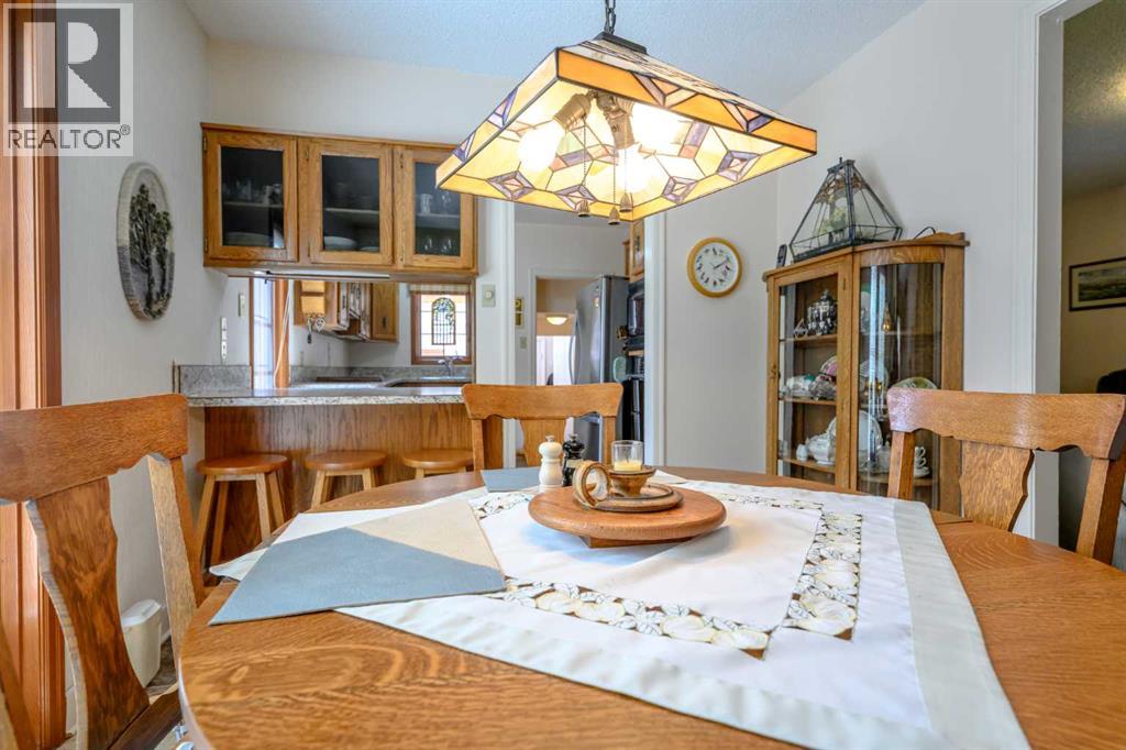 9827 106 Avenue - 11