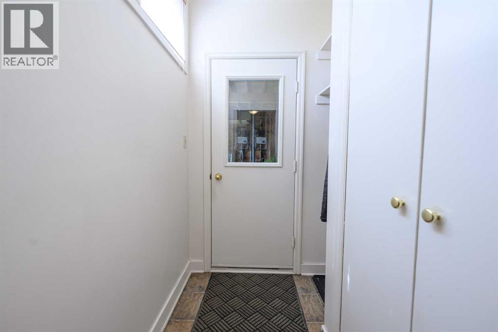9827 106 Avenue - 41