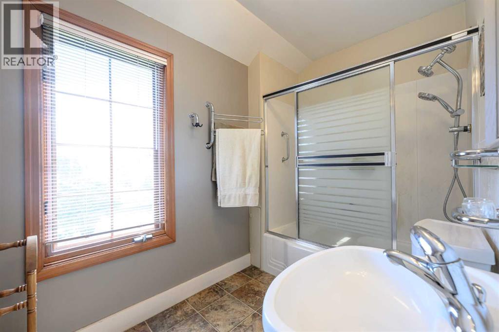 9827 106 Avenue - 33