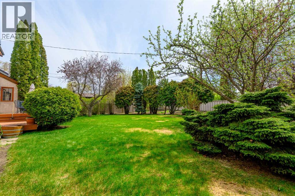 9827 106 Avenue - 47