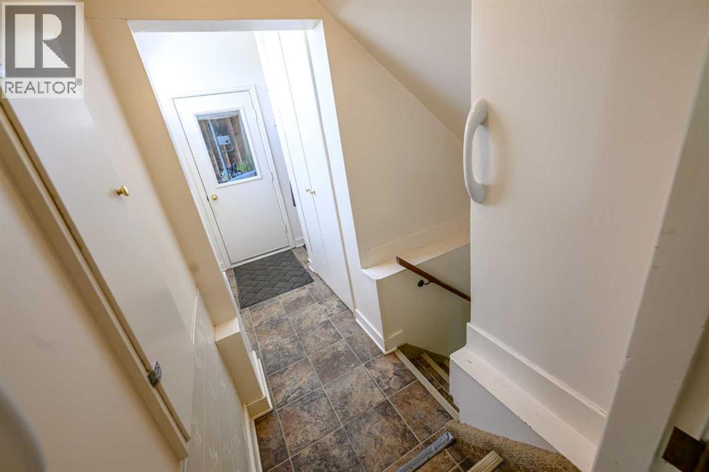 9827 106 Avenue - 36