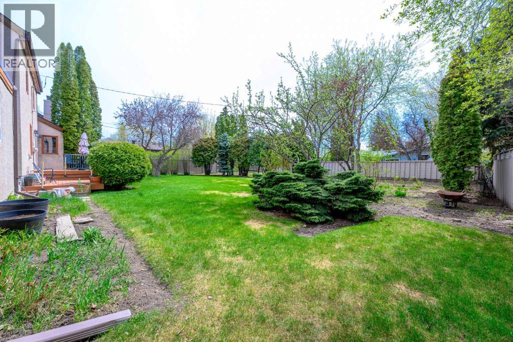 9827 106 Avenue - 46