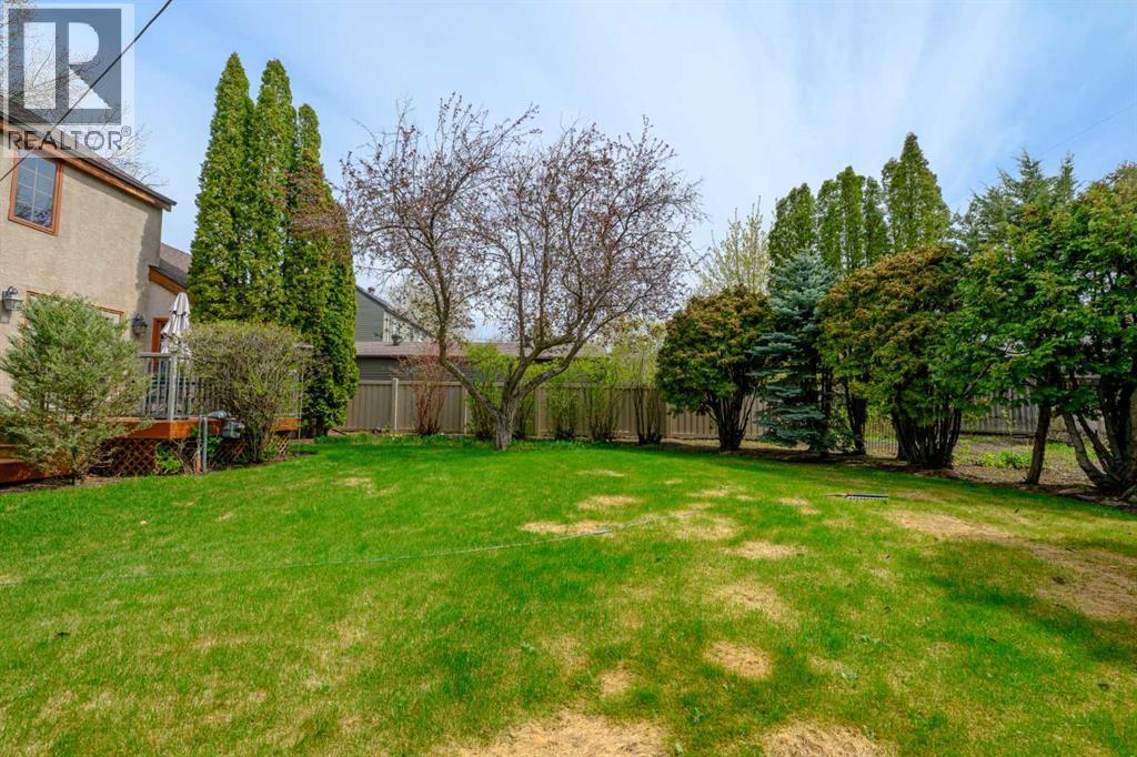9827 106 Avenue - 44
