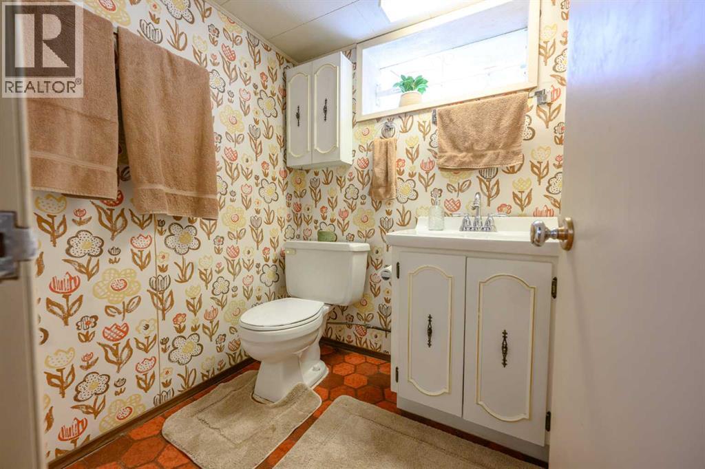 9827 106 Avenue - 39