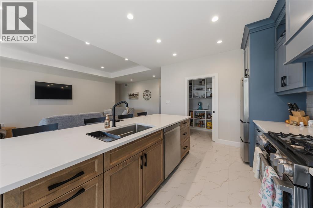 113 MACDONALD STREET - 14