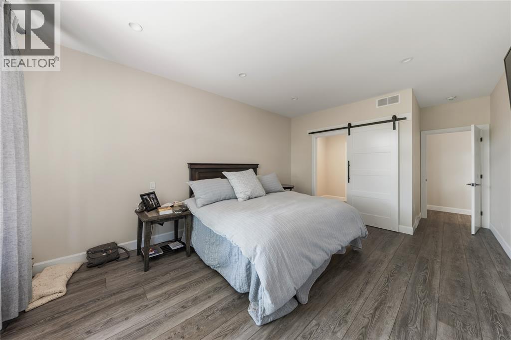 113 MACDONALD STREET - 24