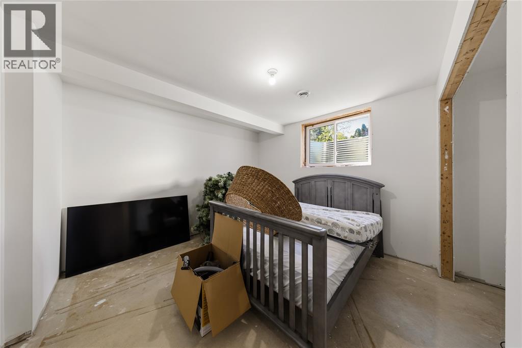113 MACDONALD STREET - 27