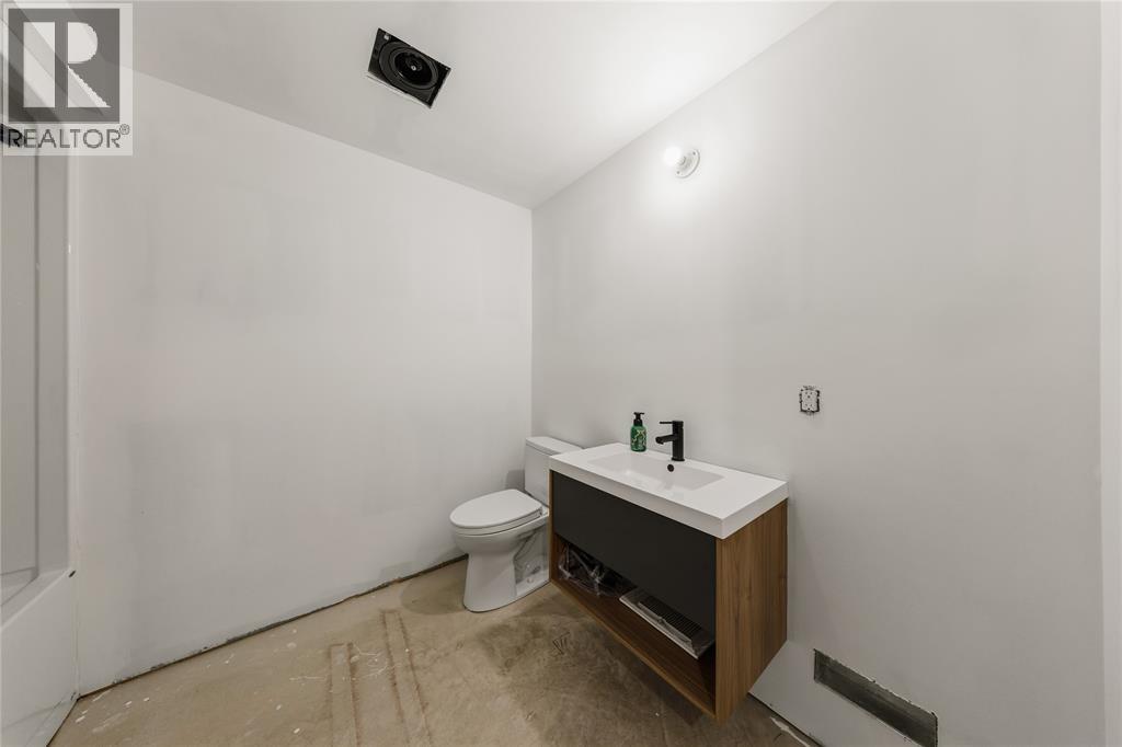113 MACDONALD STREET - 28