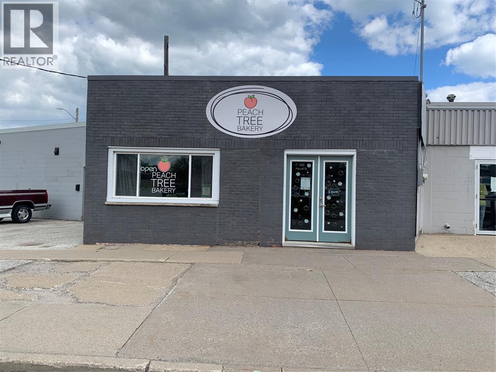 188 MAXWELL STREET, Sarnia, Ontario, N7T5W4 — Photo 2