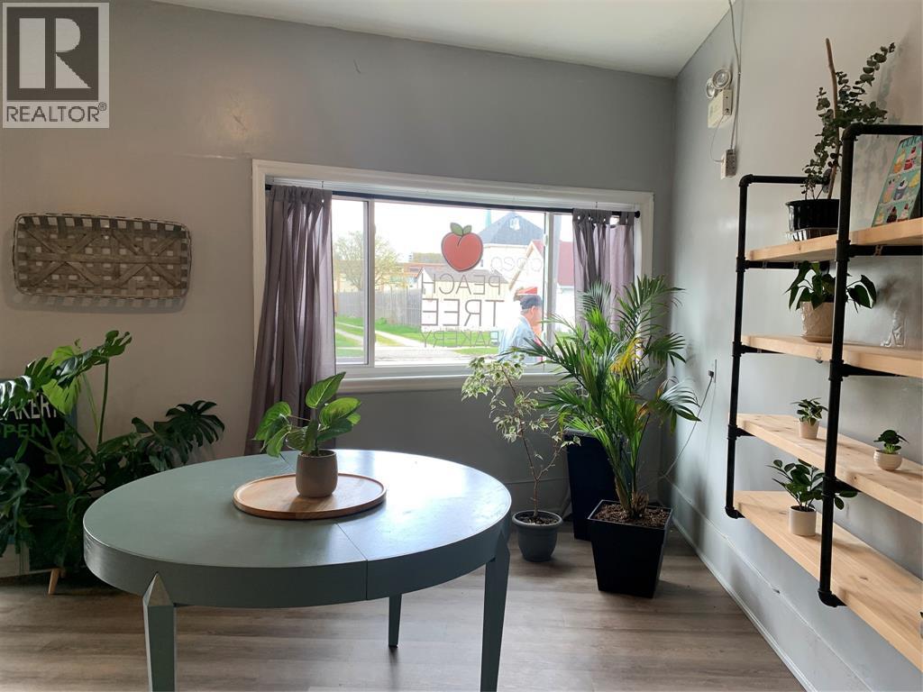 188 MAXWELL STREET, Sarnia, Ontario, N7T5W4 — Photo 3