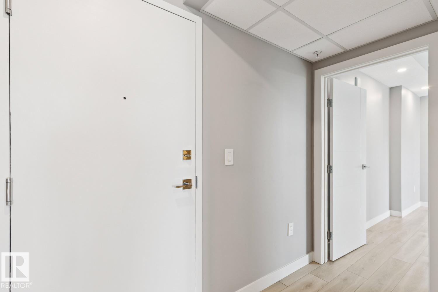 #1601 10180 103 ST NW - 22