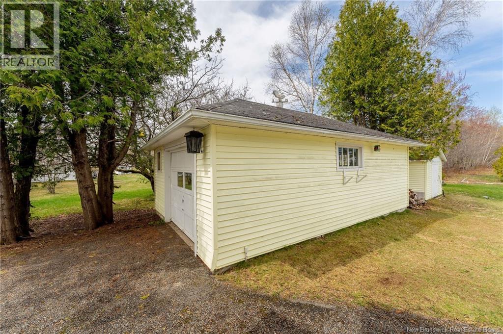 716 Tweedside Road - 34