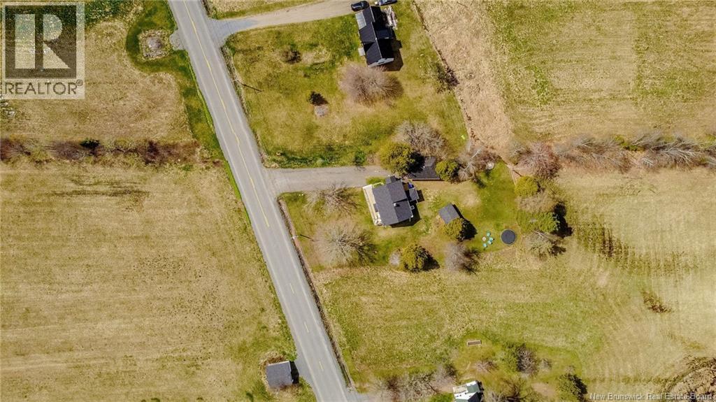 716 Tweedside Road - 39