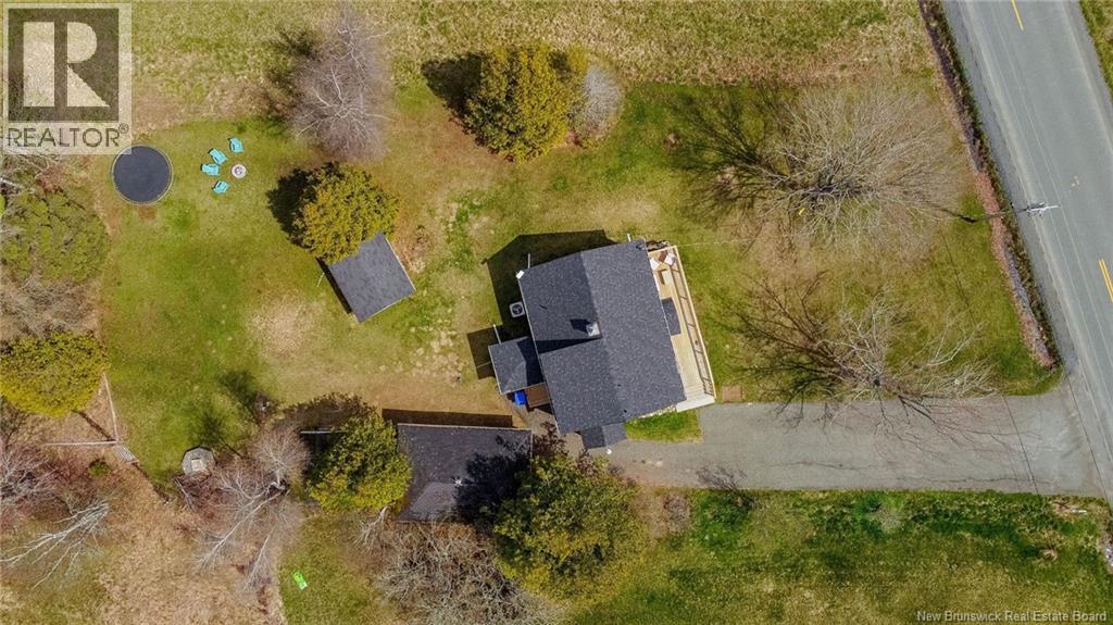 716 Tweedside Road - 40