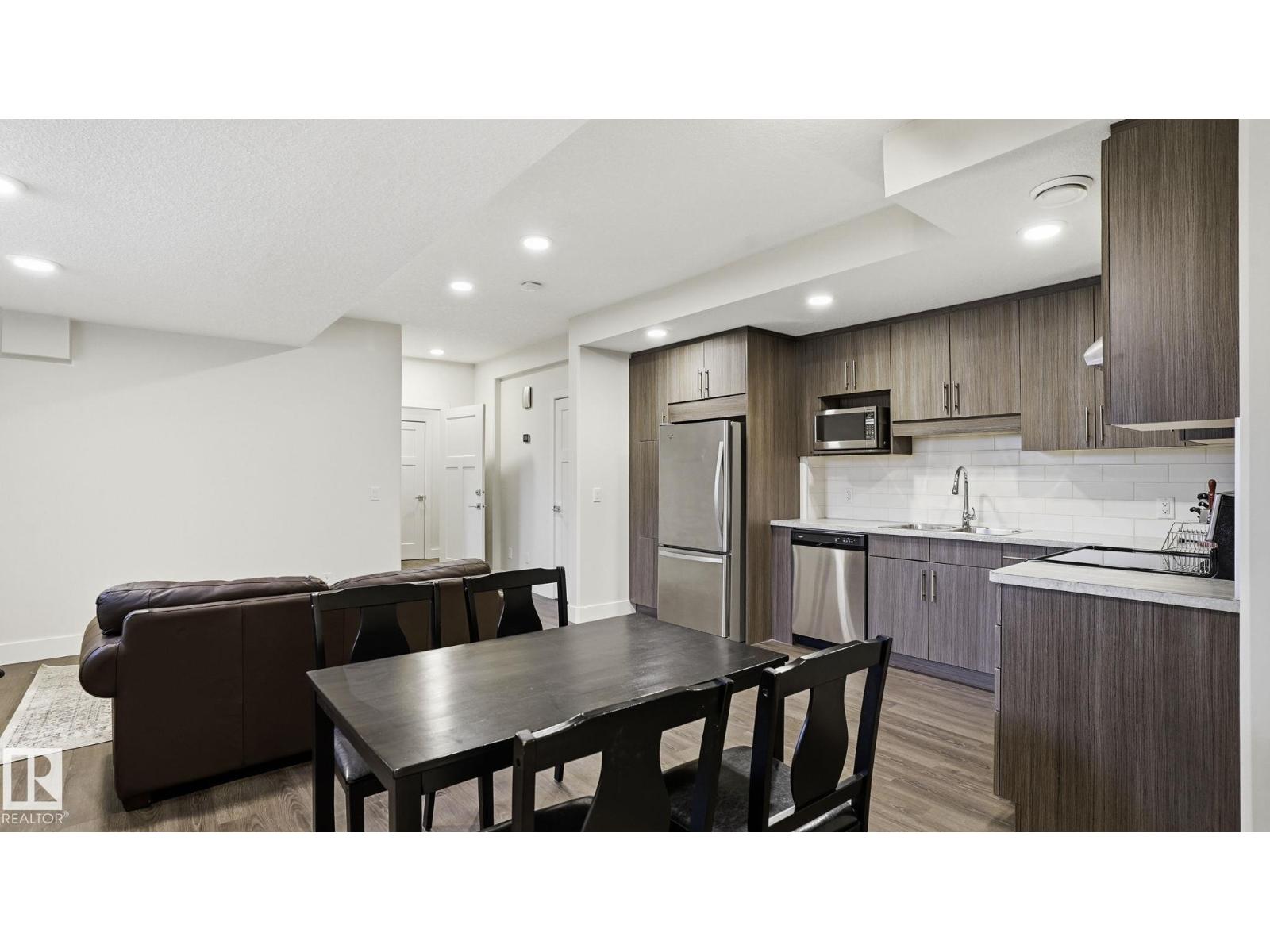 11002 University AV NW - 38