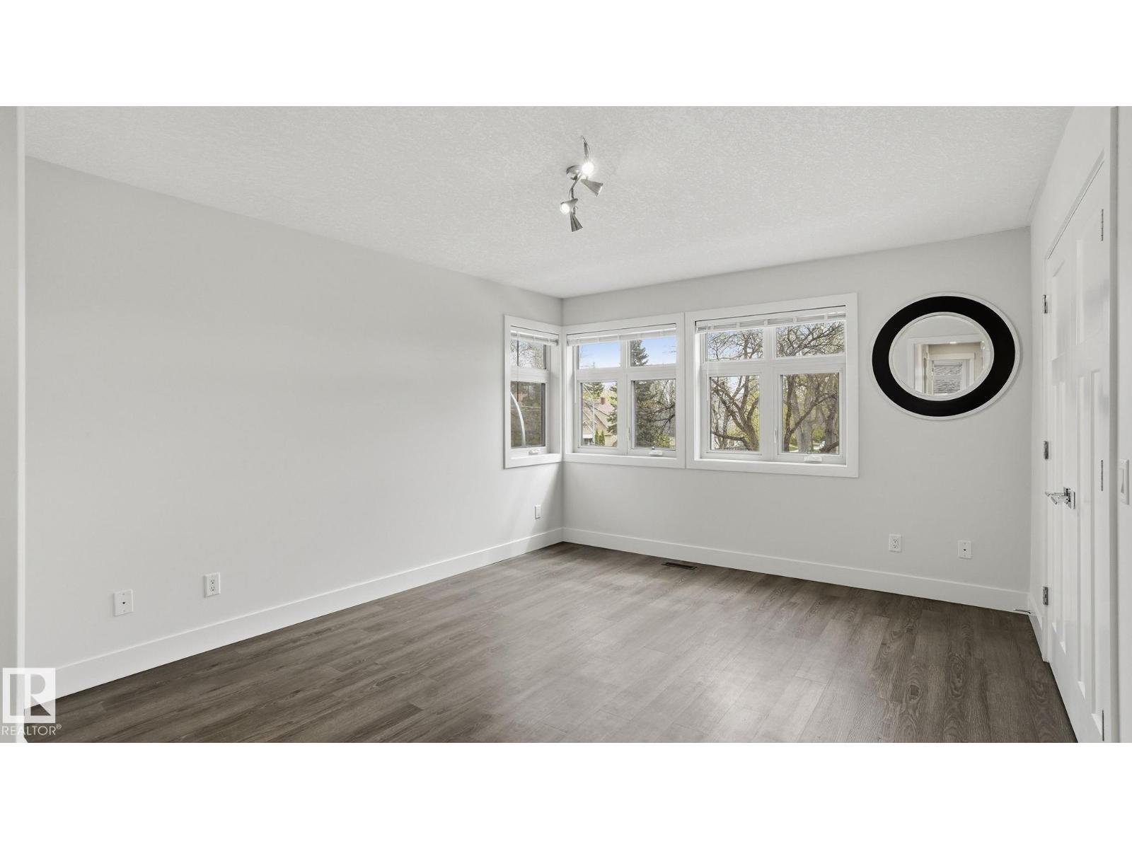 11002 University AV NW - 17