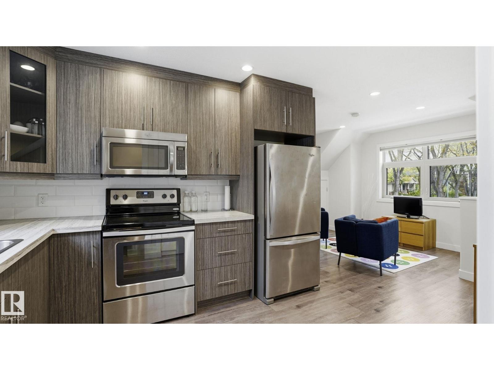 11002 University AV NW - 56