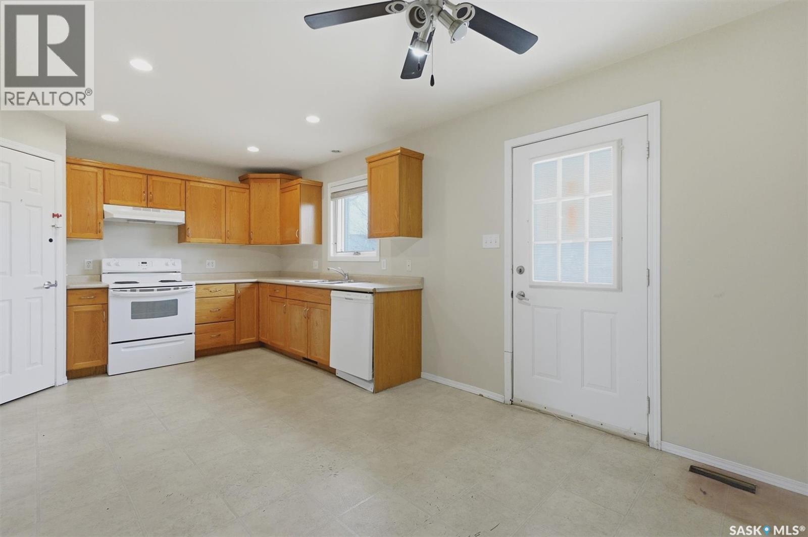 111 MEADOWLARK PARK - 12