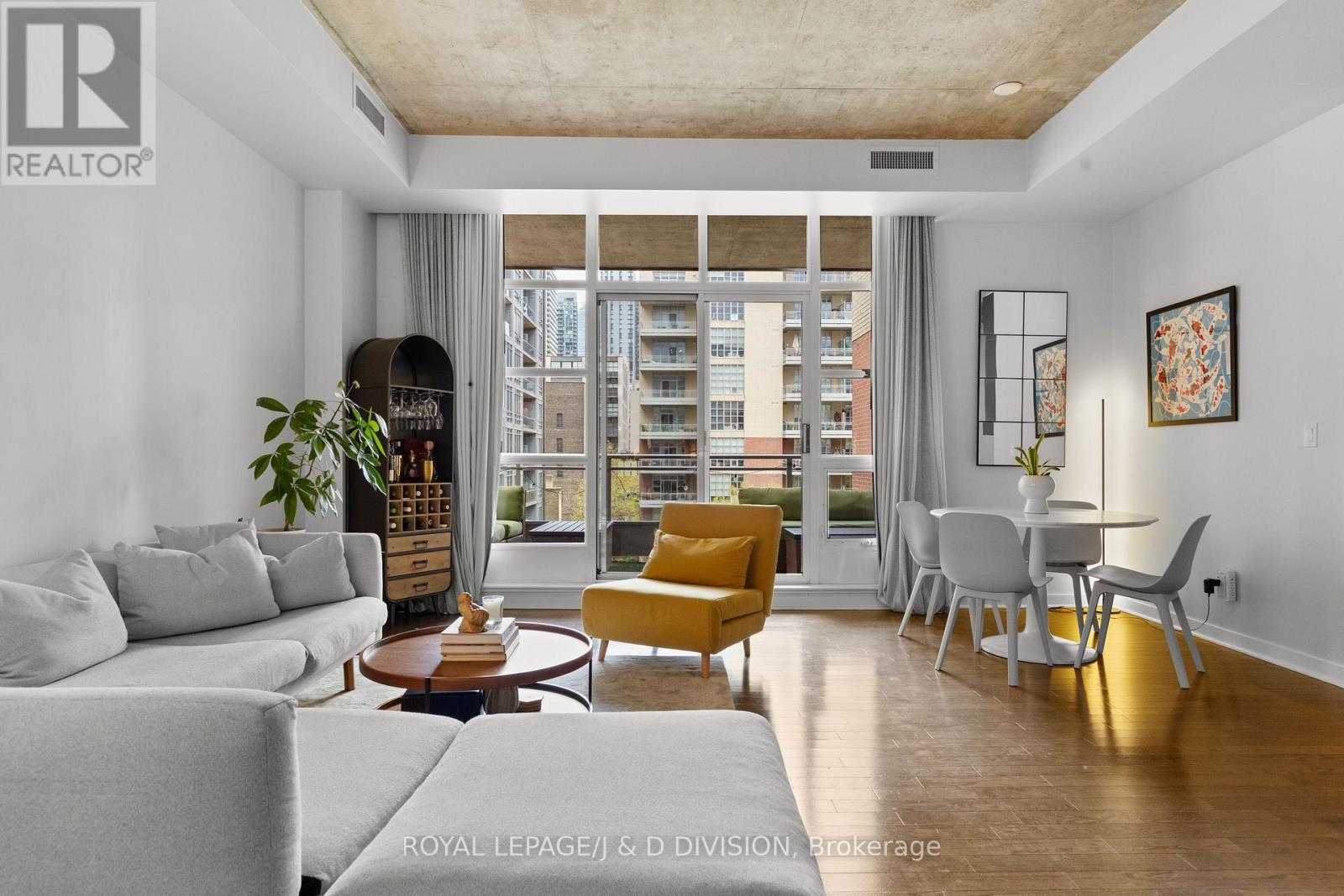 #508 19 BRANT STREET - Image 2