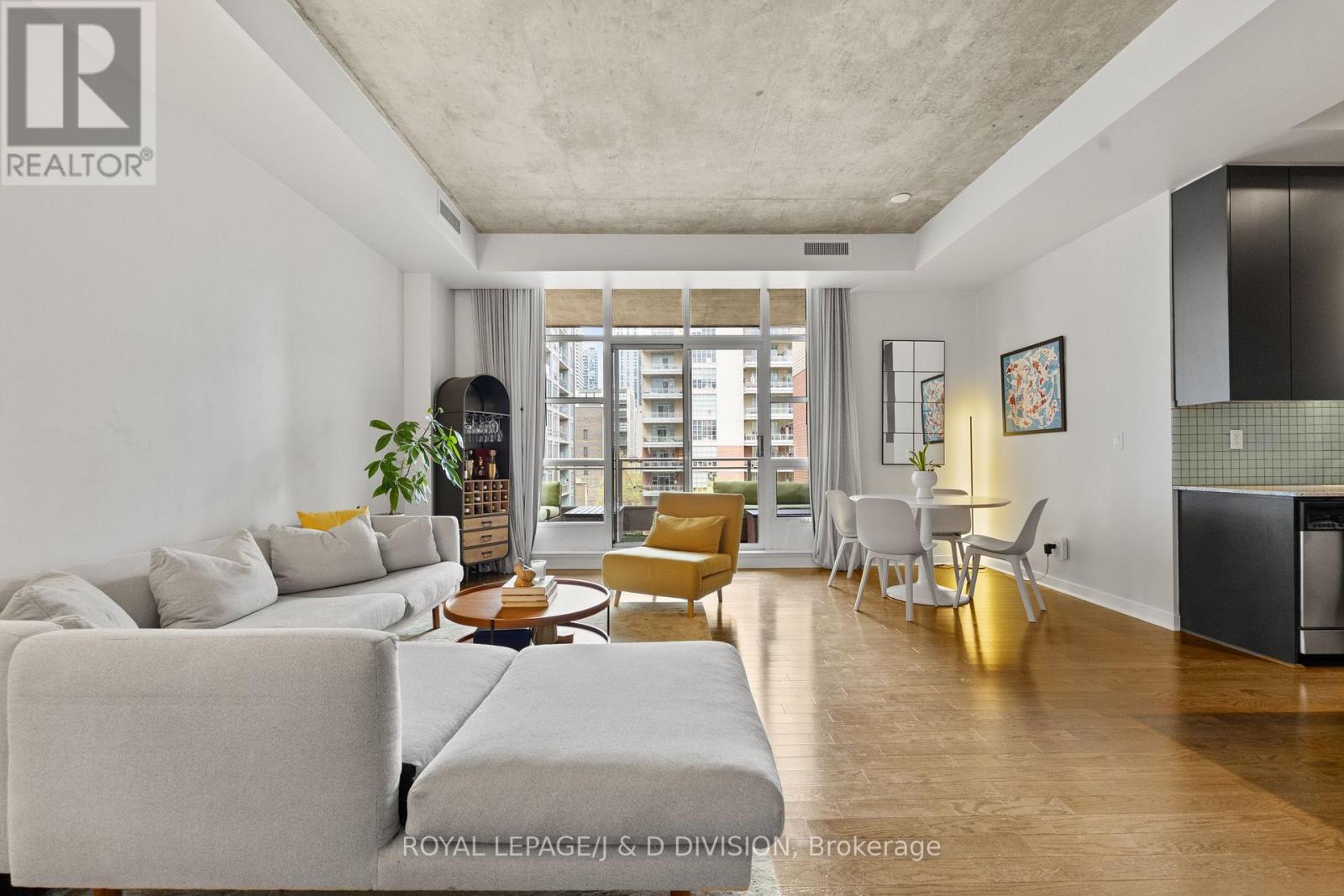 #508 19 BRANT STREET - Image 3