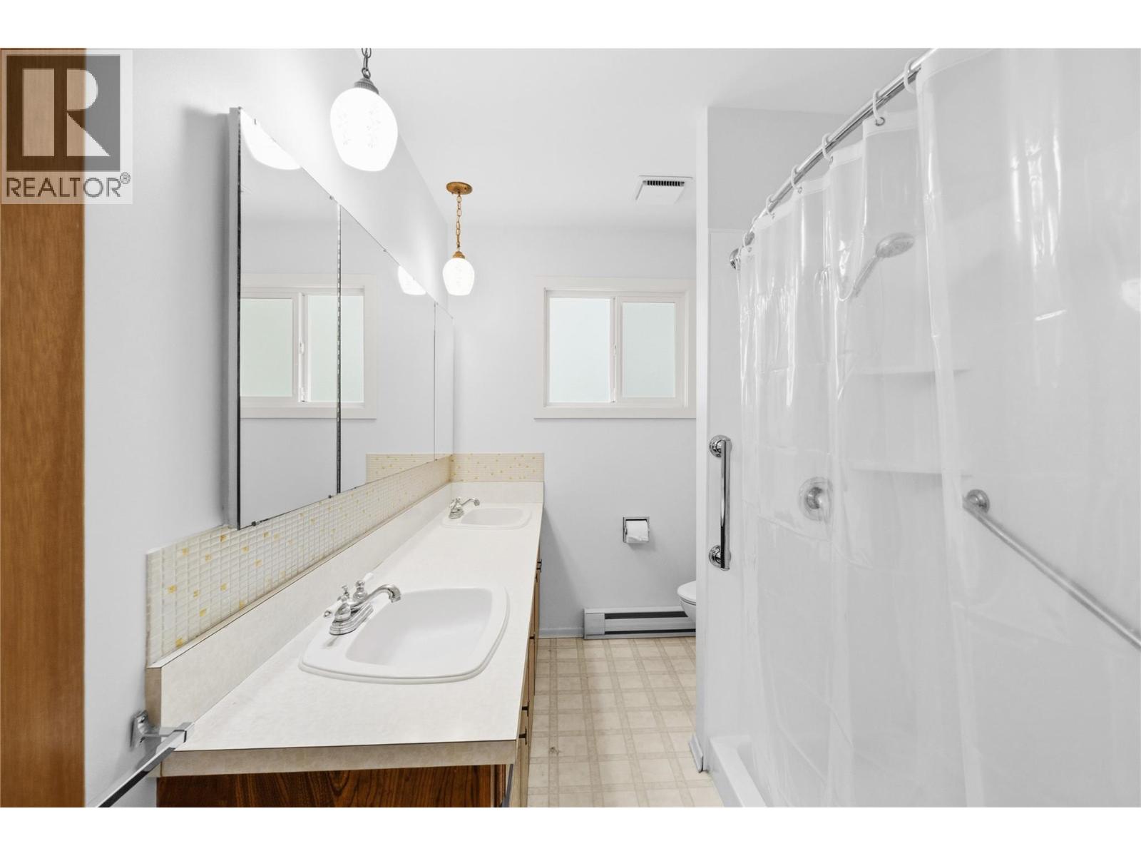 1280 Debeck Road, Penticton