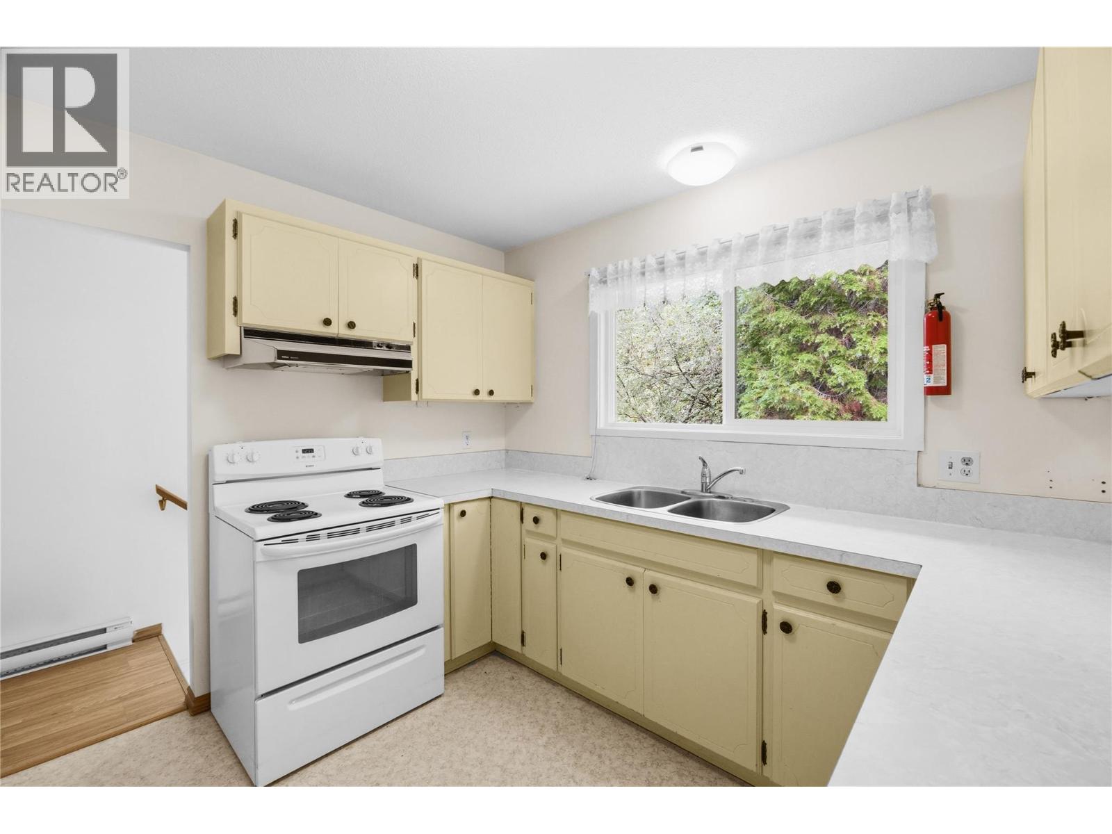 1280 Debeck Road, Penticton