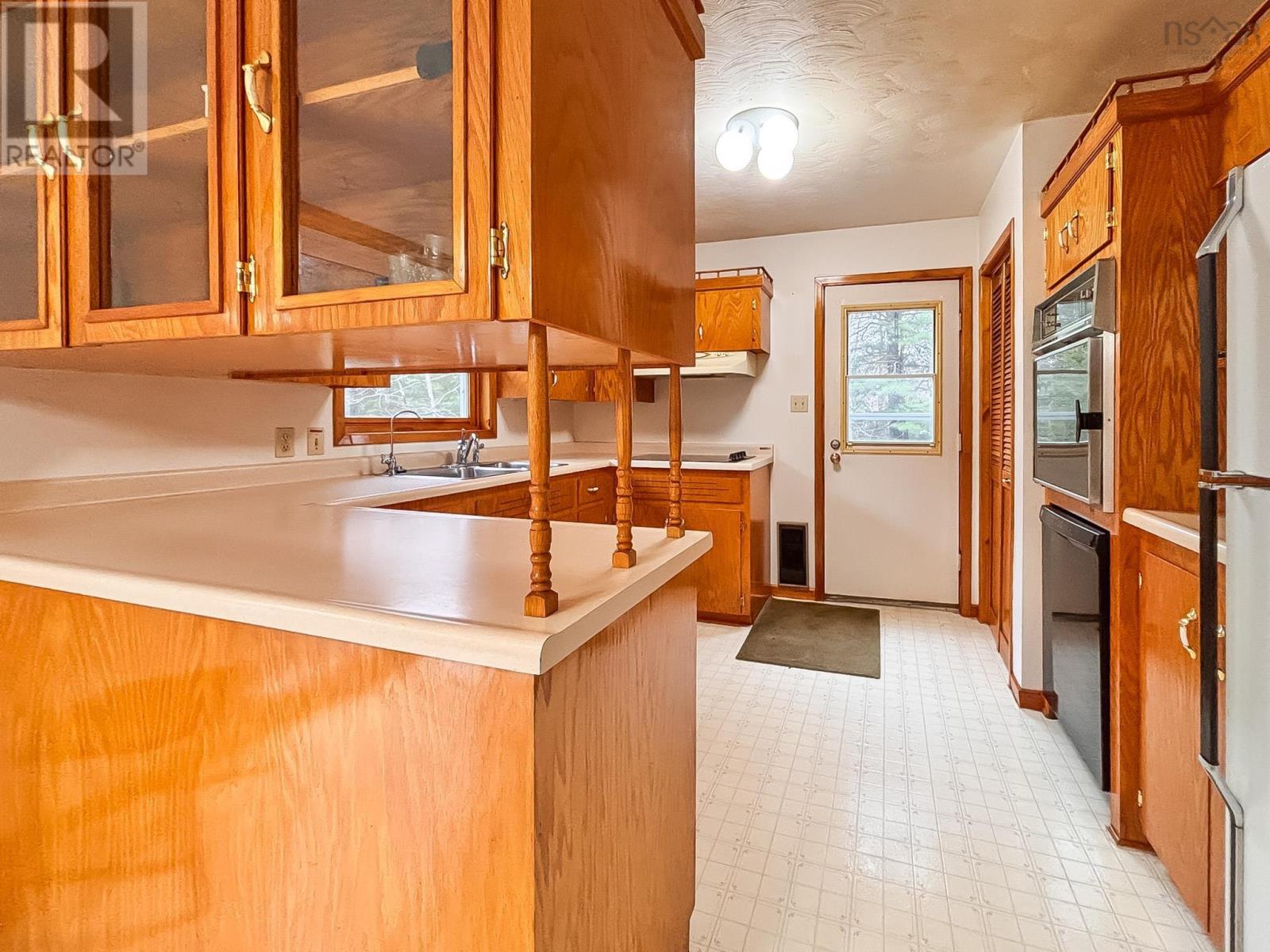 110 Bluenose Avenue - 6