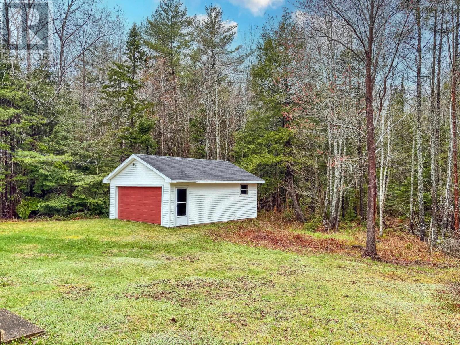 110 Bluenose Avenue - Image 2
