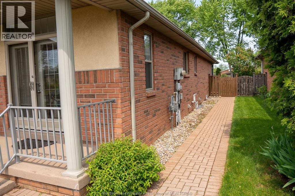 11908 BROUILLETTE COURT, Tecumseh, Ontario, N8N5H5 — Photo 5