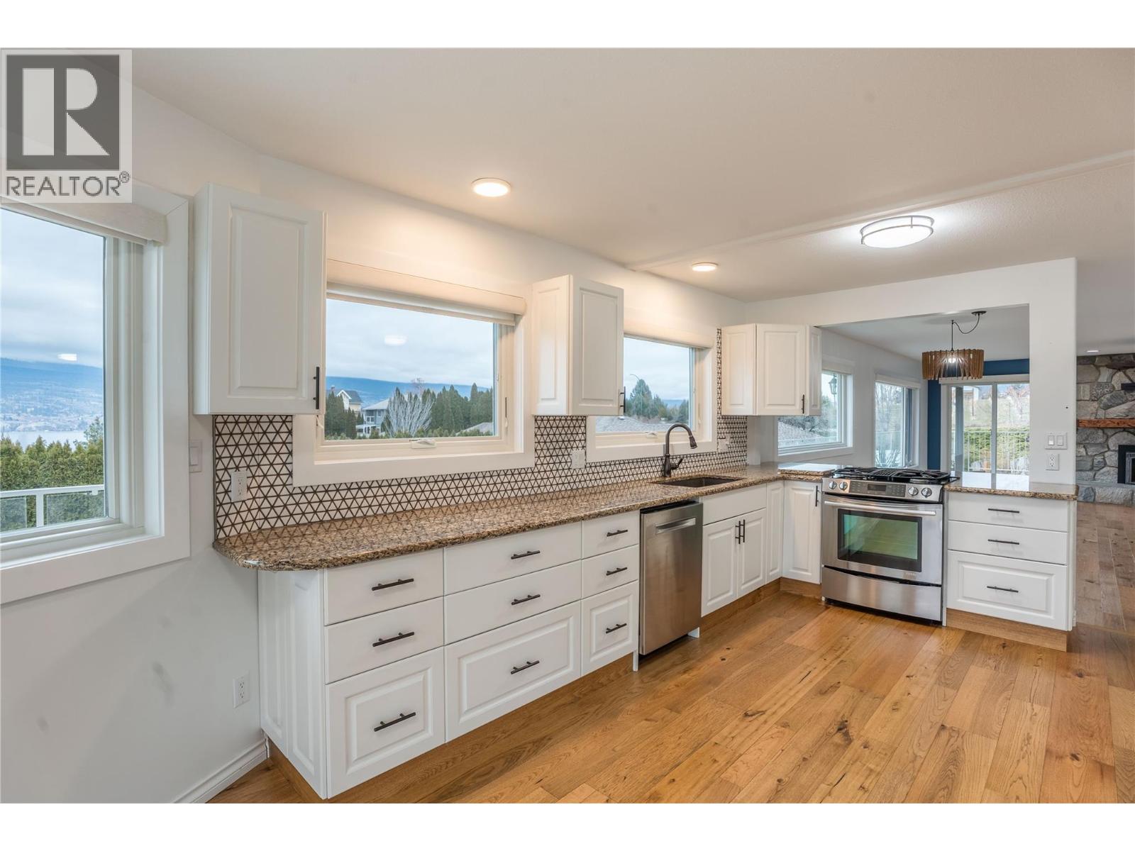 6318 Faircrest Street, Summerland