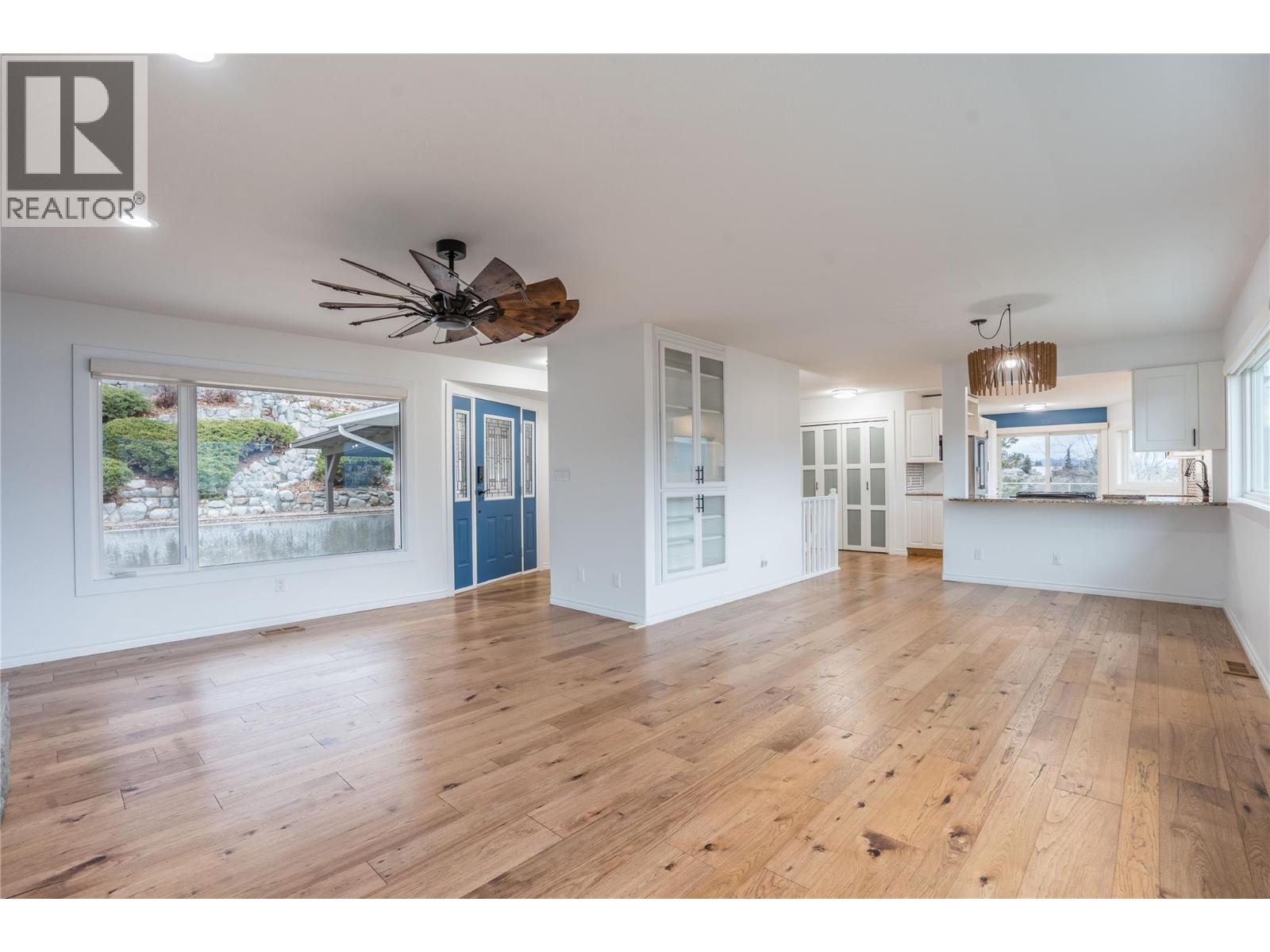 6318 Faircrest Street, Summerland