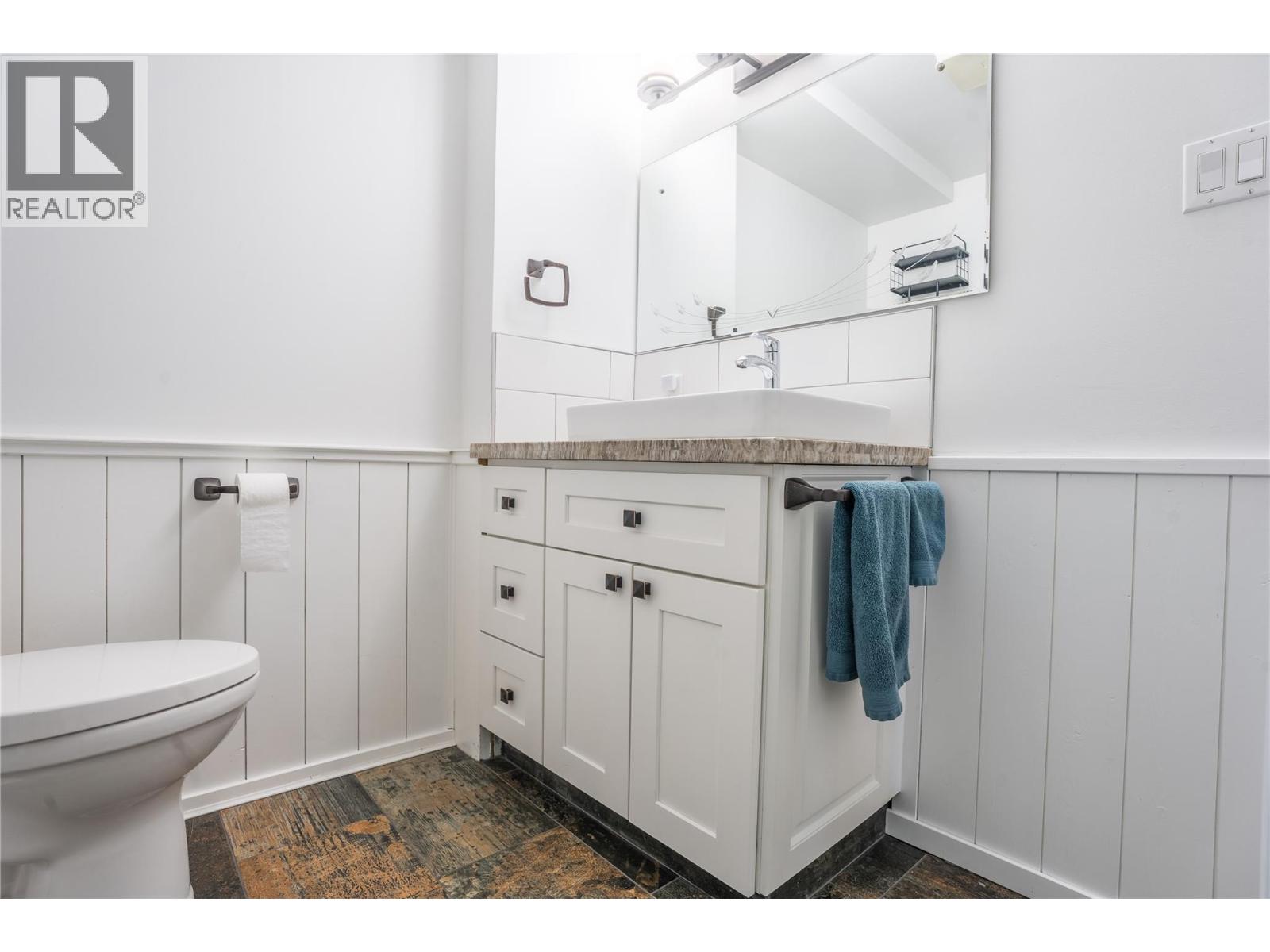 6318 Faircrest Street, Summerland