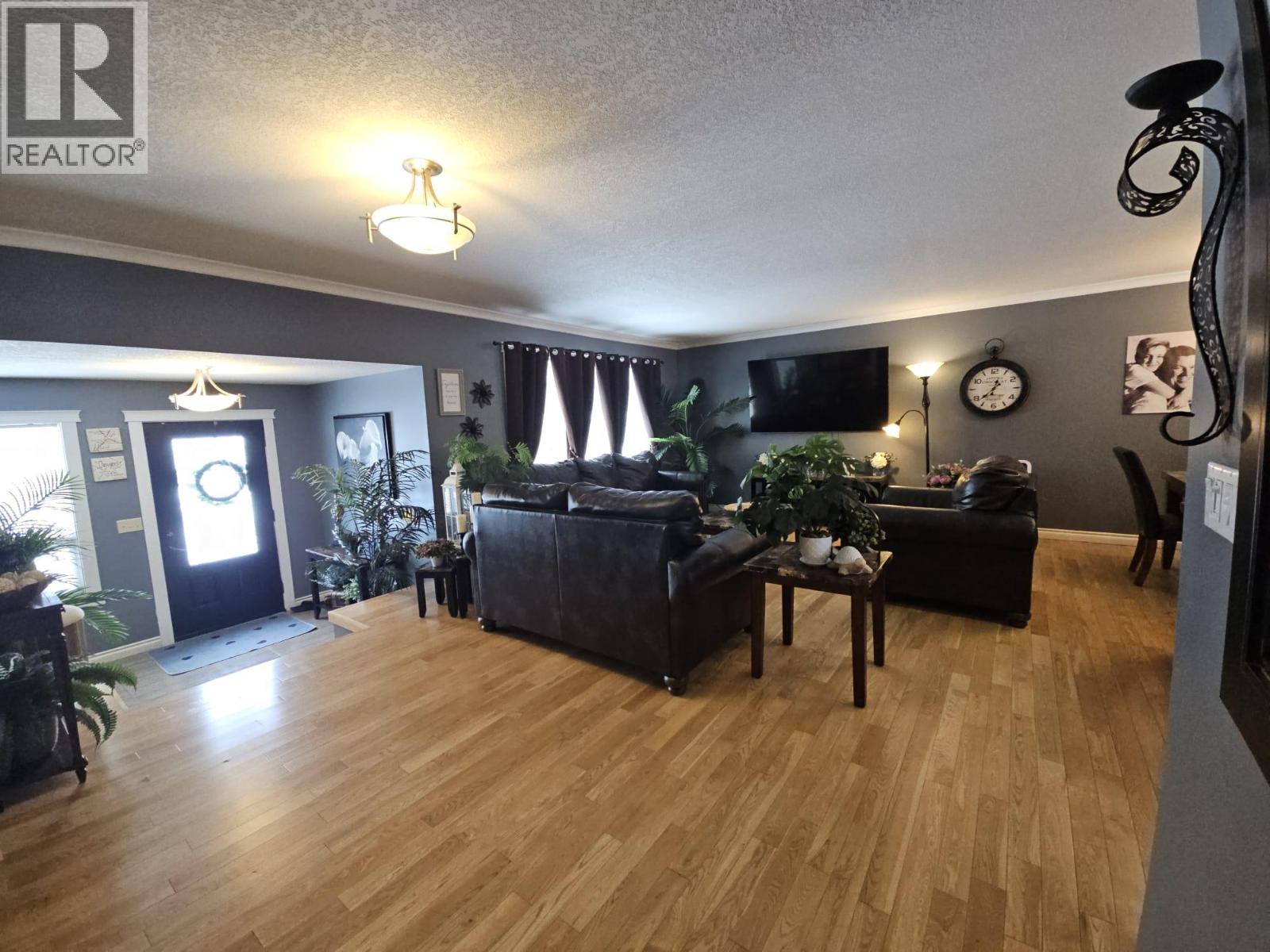 4709 45 Street NE, Chetwynd