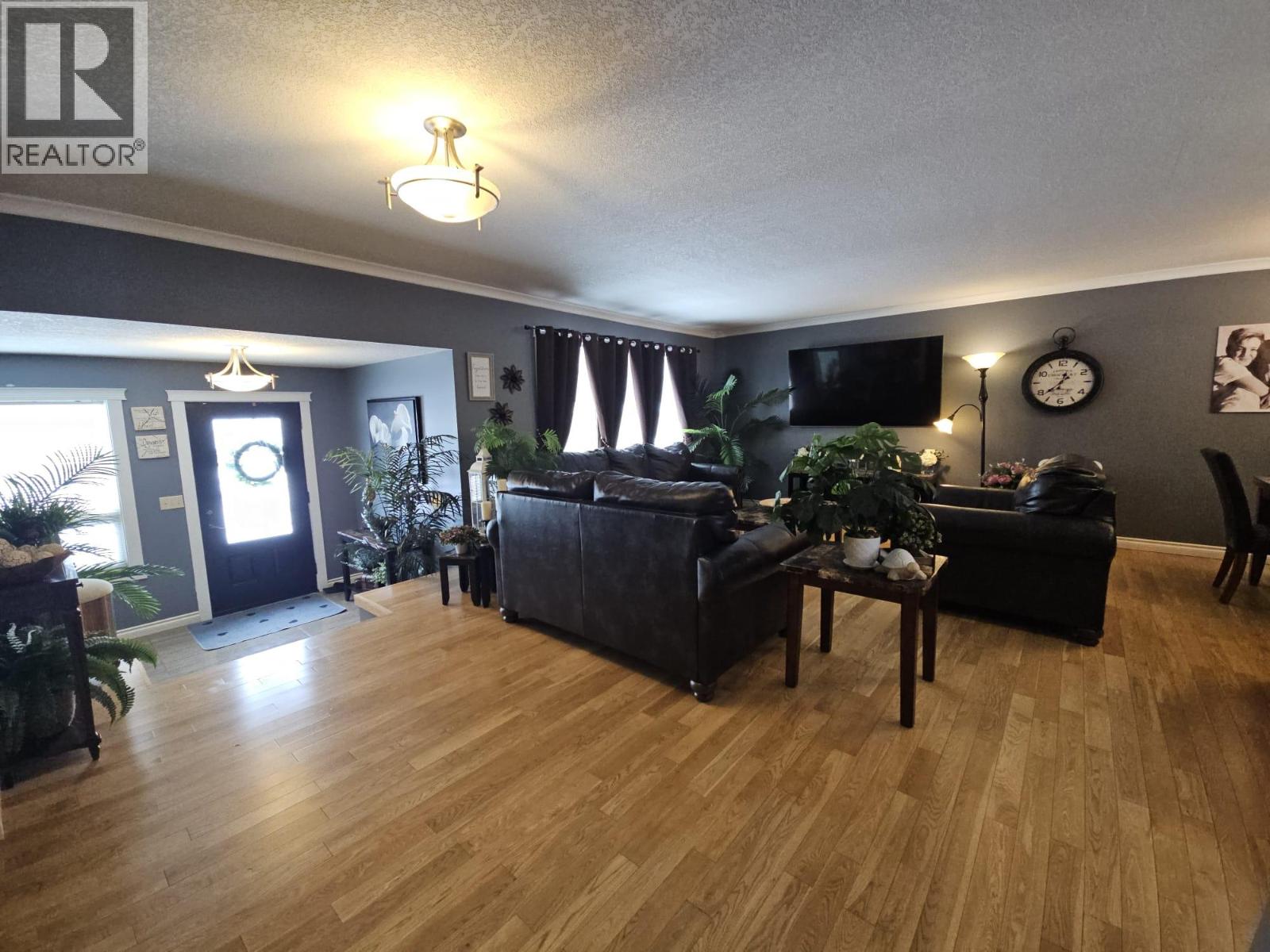 4709 45 Street NE, Chetwynd