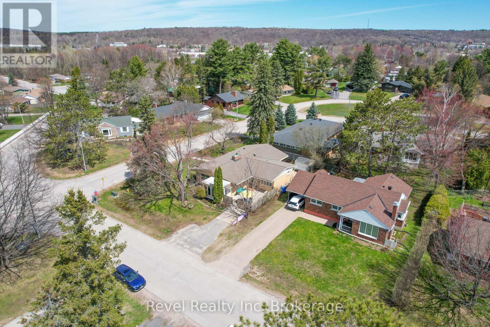 905 PINEWOOD ROAD - 45