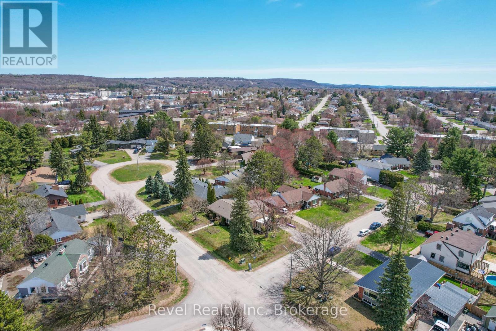 905 PINEWOOD ROAD - 44