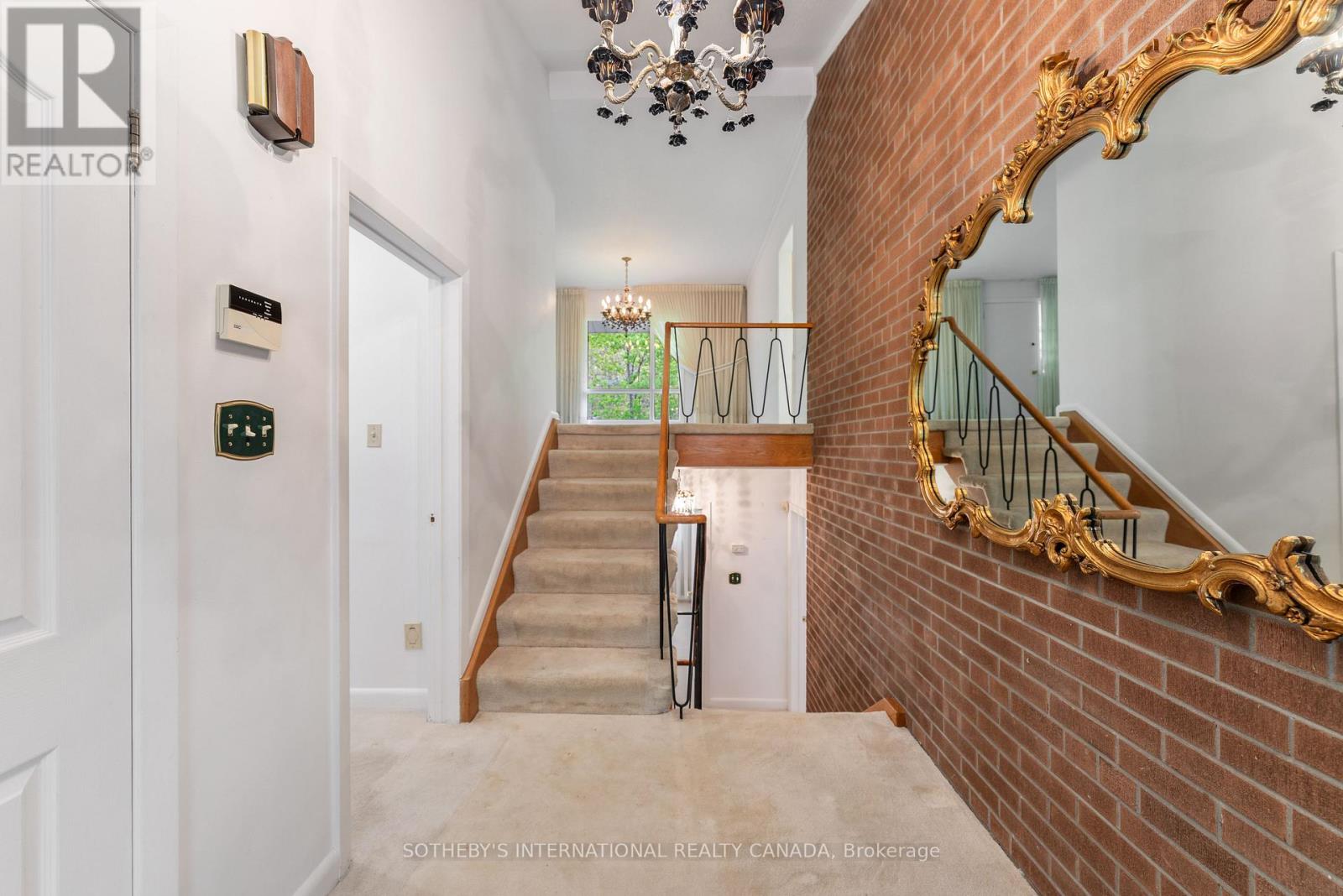 15 SAXONY CRESCENT - 6
