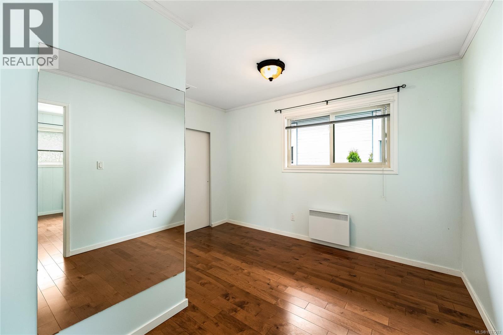 3329 Doncaster Dr - 16