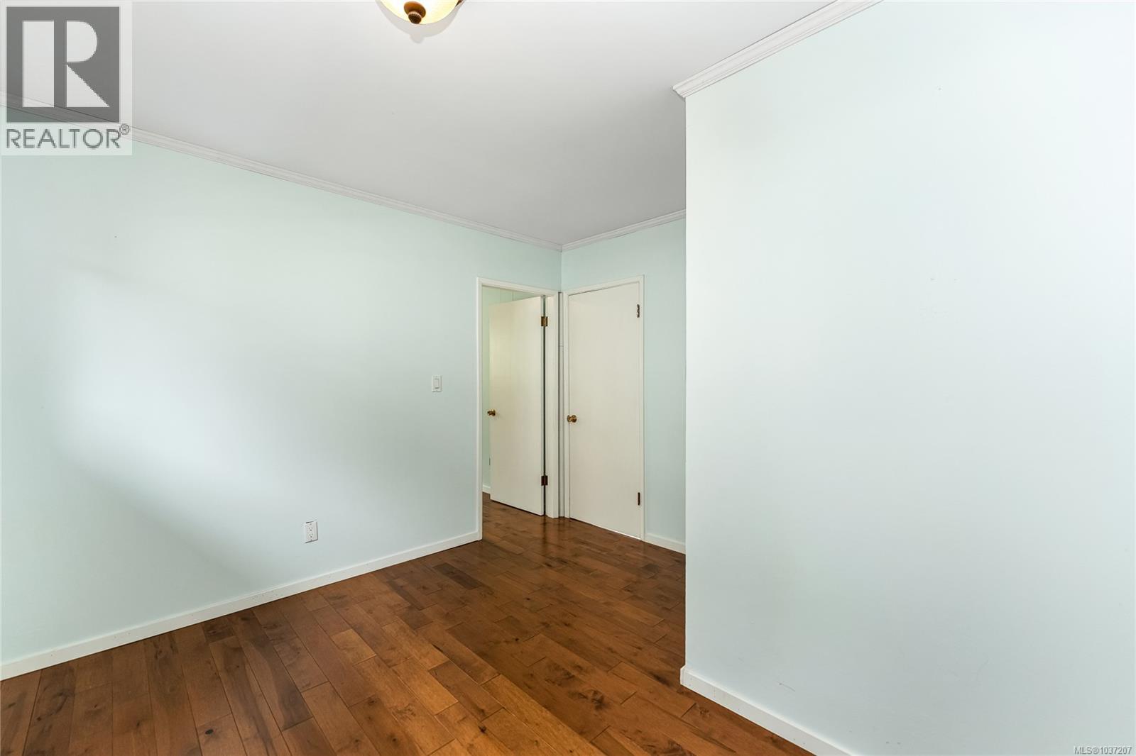 3329 Doncaster Dr - 17