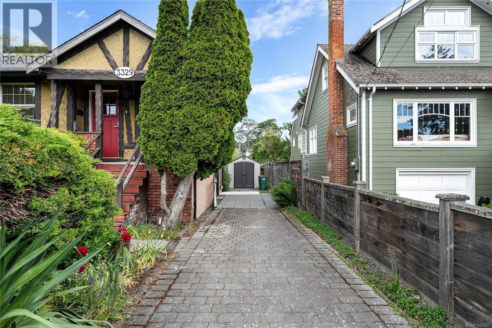 3329 Doncaster Dr - 2