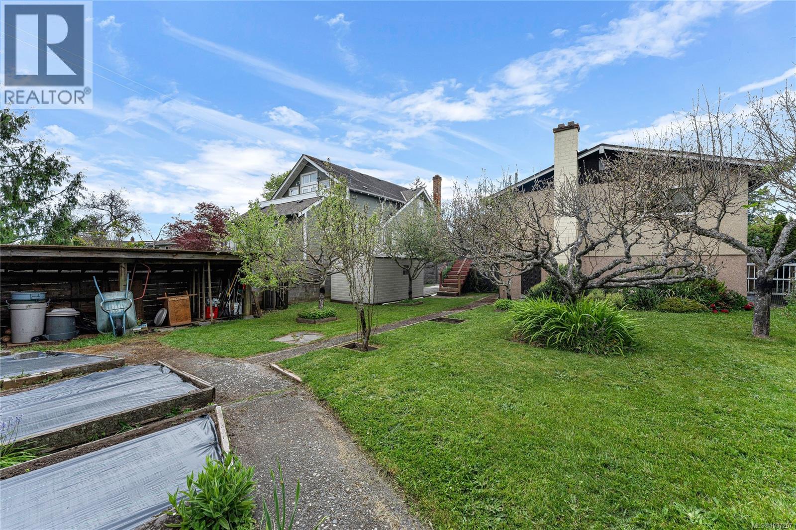 3329 Doncaster Dr - 27