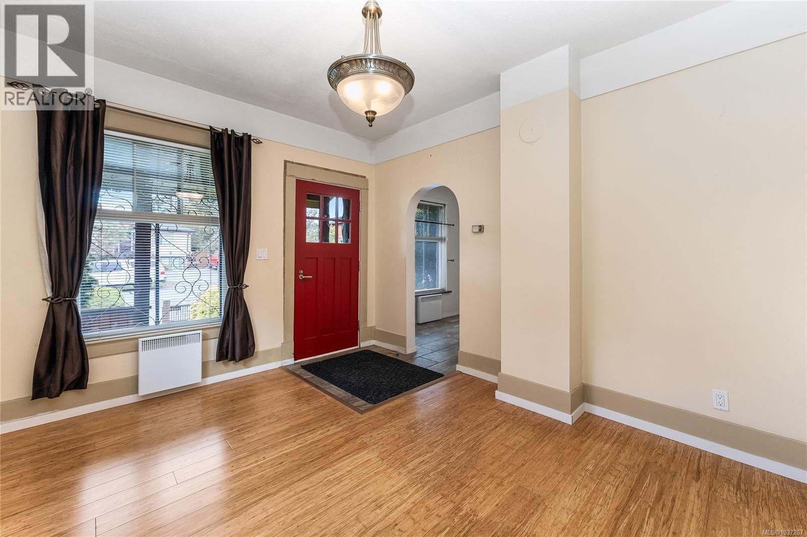 3329 Doncaster Dr - 5