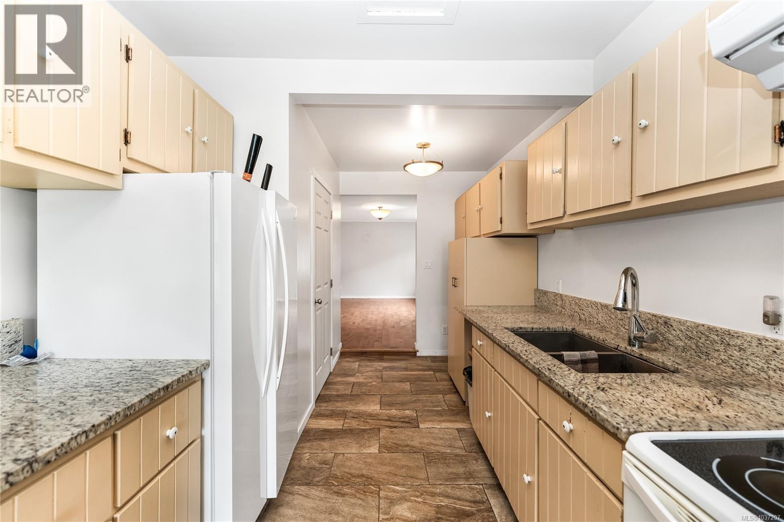 3329 Doncaster Dr - 6