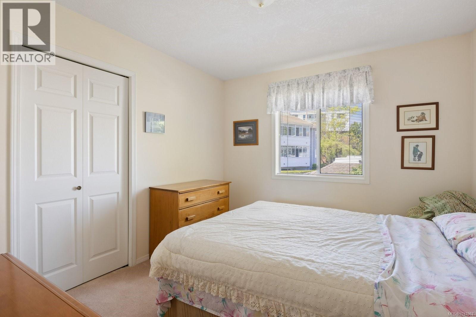  3916 Stamboul Street, Saanich