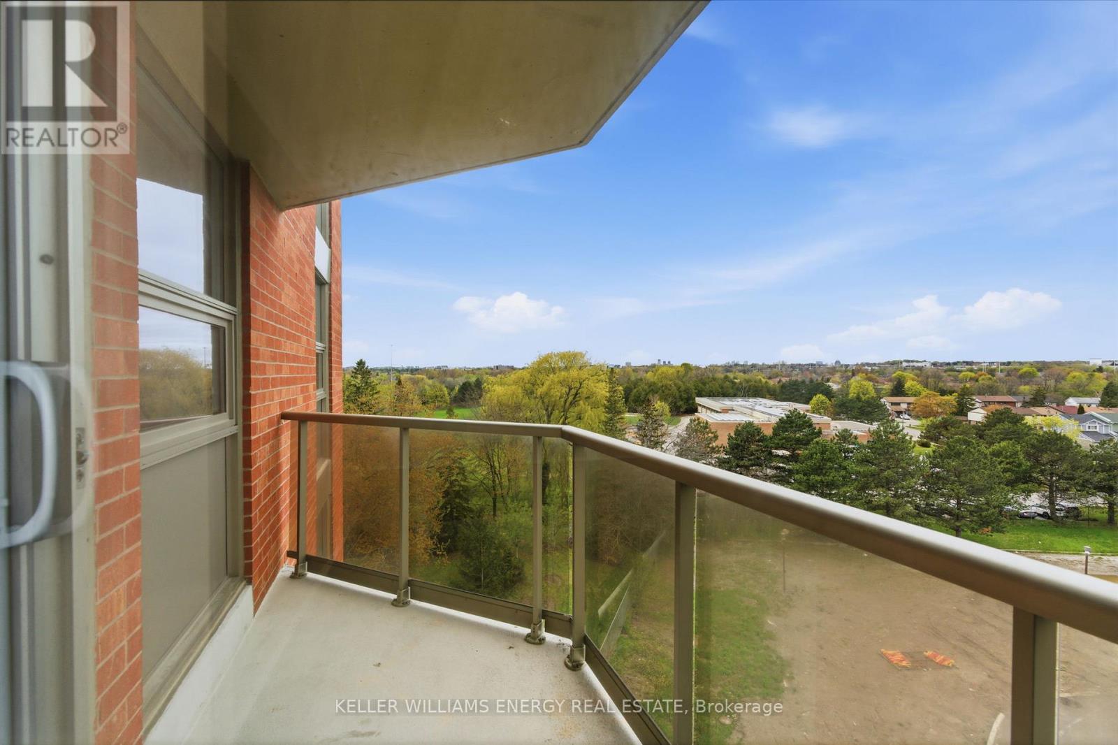 #719 10 DEAN PARK ROAD - 15