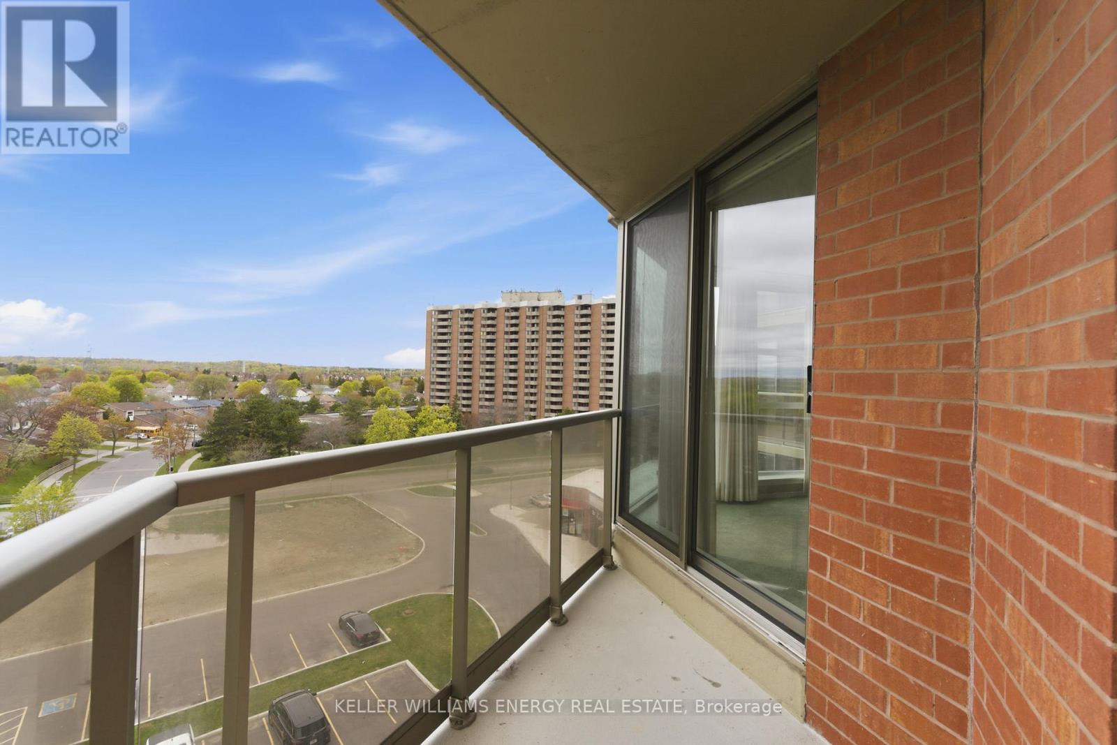 #719 10 DEAN PARK ROAD - 16