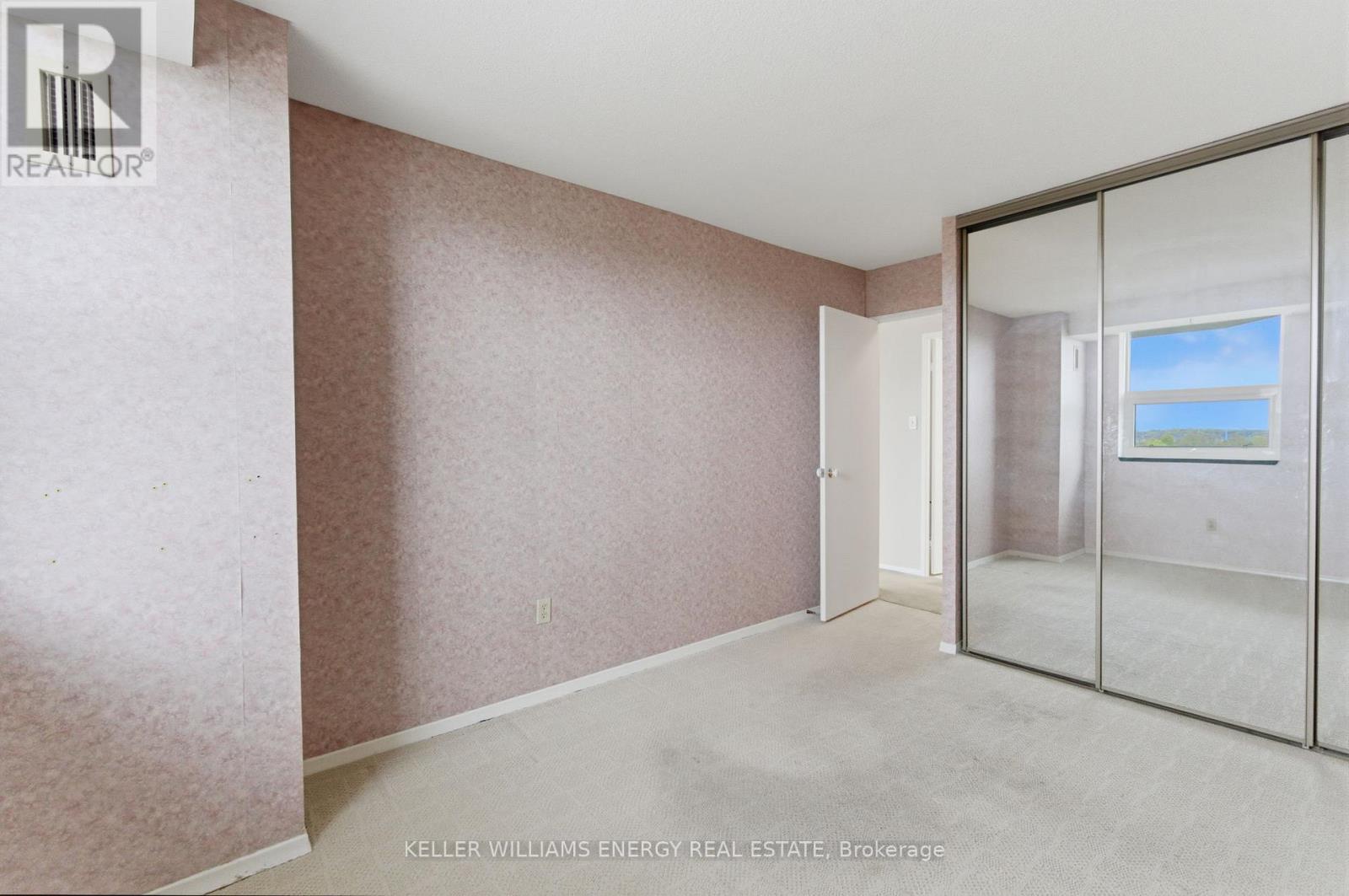 #719 10 DEAN PARK ROAD - 28