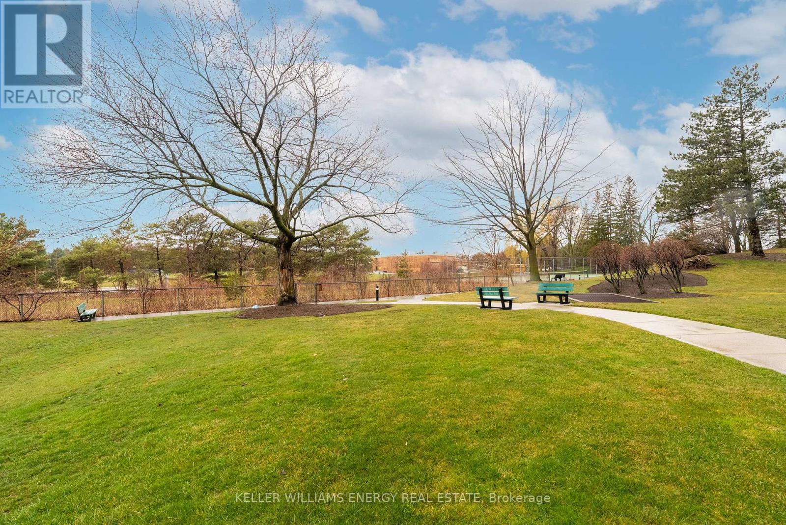 #719 10 DEAN PARK ROAD - 39