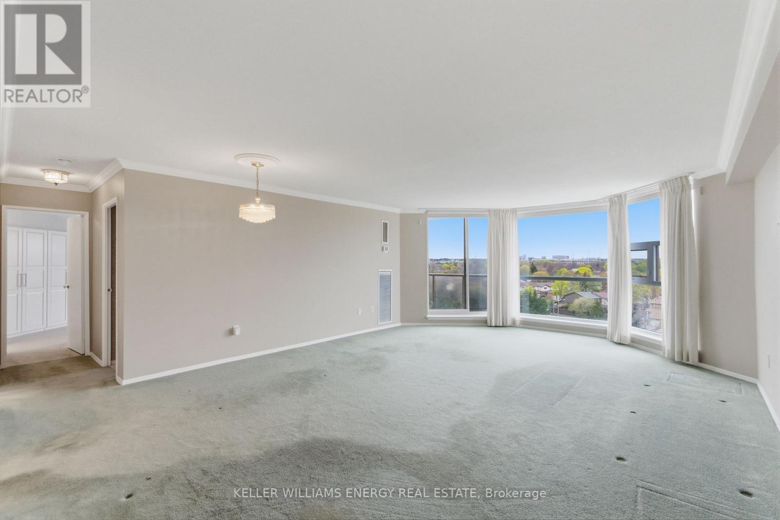 #719 10 DEAN PARK ROAD - 9